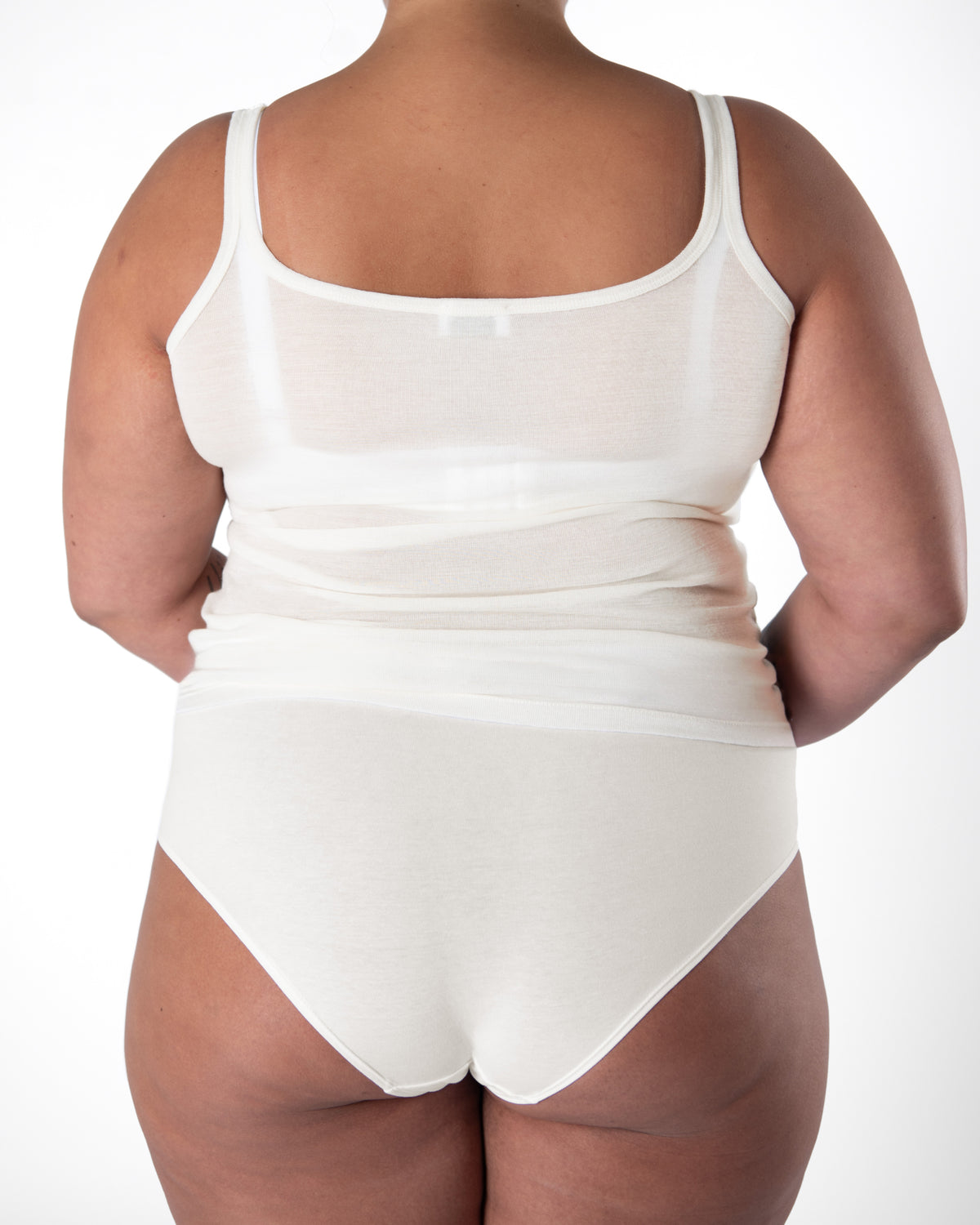 Ullsinglet, Off-white
